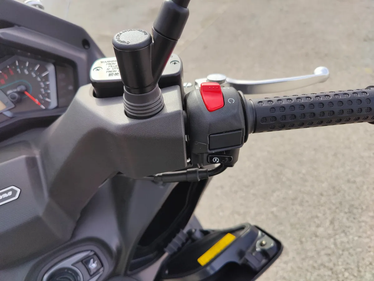 Recensione Sym Maxsym 400 recensione: scooter per città e tempo libero