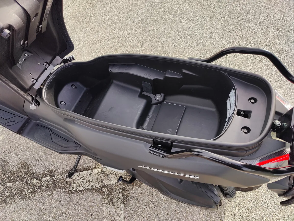 Recensione Sym Maxsym 400 recensione: scooter per città e tempo libero
