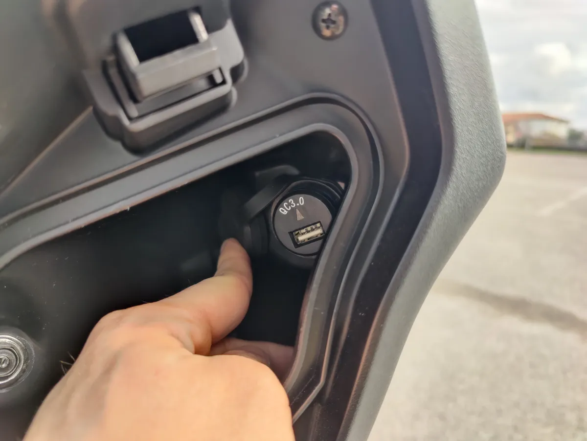 Recensione Sym Maxsym 400 recensione: scooter per città e tempo libero