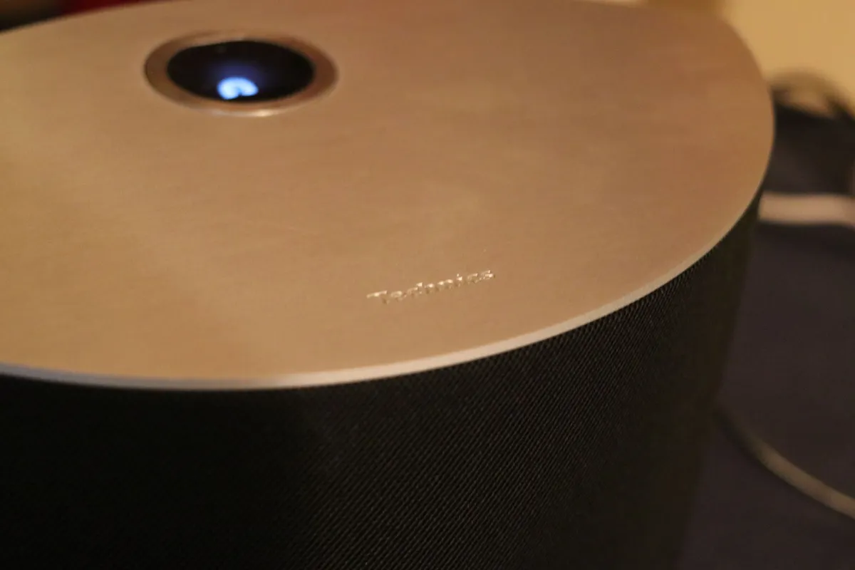 Technics OTTAVA SC-C30: il sistema speaker wireless per l'eleganza sonora