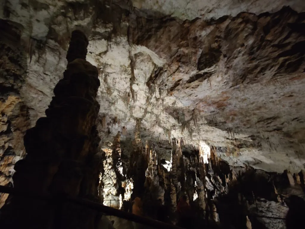 Recensione Grotte di Postumia: trenino, storia ed esperienza