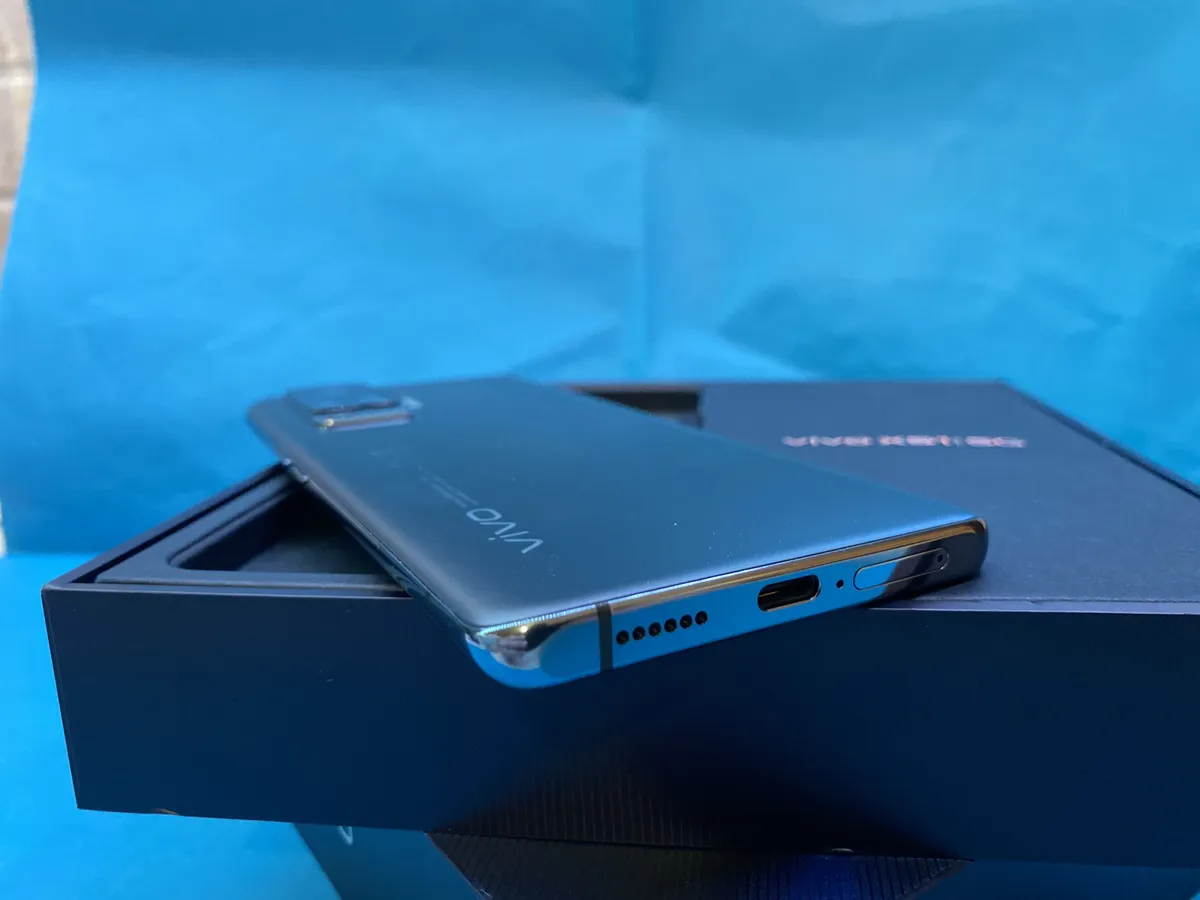 Recensione Vivo X51 5G: un dispositivo di qualità ma con un prezzo discutibile