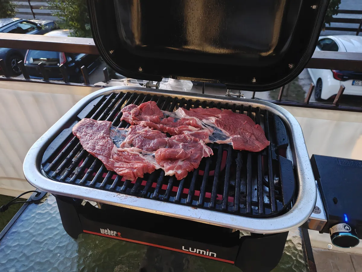 Recensione Weber Lumin Compact: il barbecue elettrico da balcone