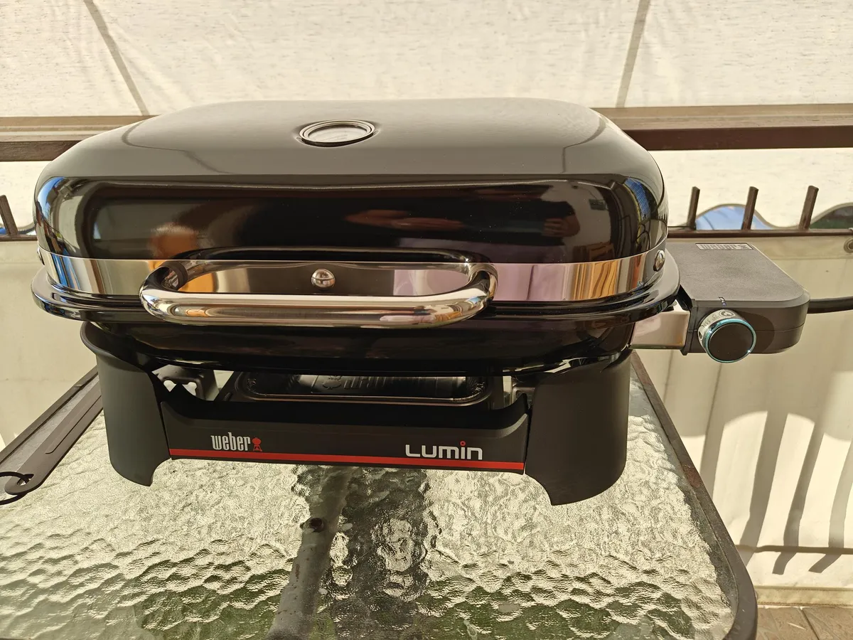 Recensione Weber Lumin Compact: il barbecue elettrico da balcone