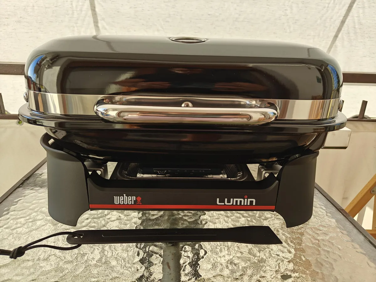 Recensione Weber Lumin Compact: il barbecue elettrico da balcone
