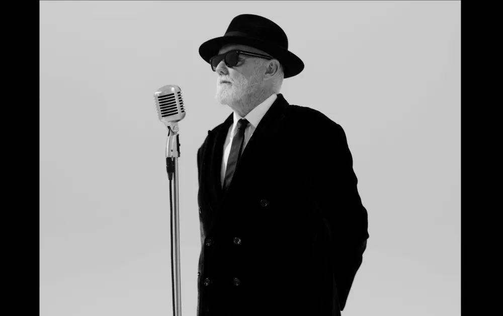 Roger Taylor: Pre-order disponibile per il nuovo album 'VIOLENCE INSANE IN A BEAUTIFUL WORLD'