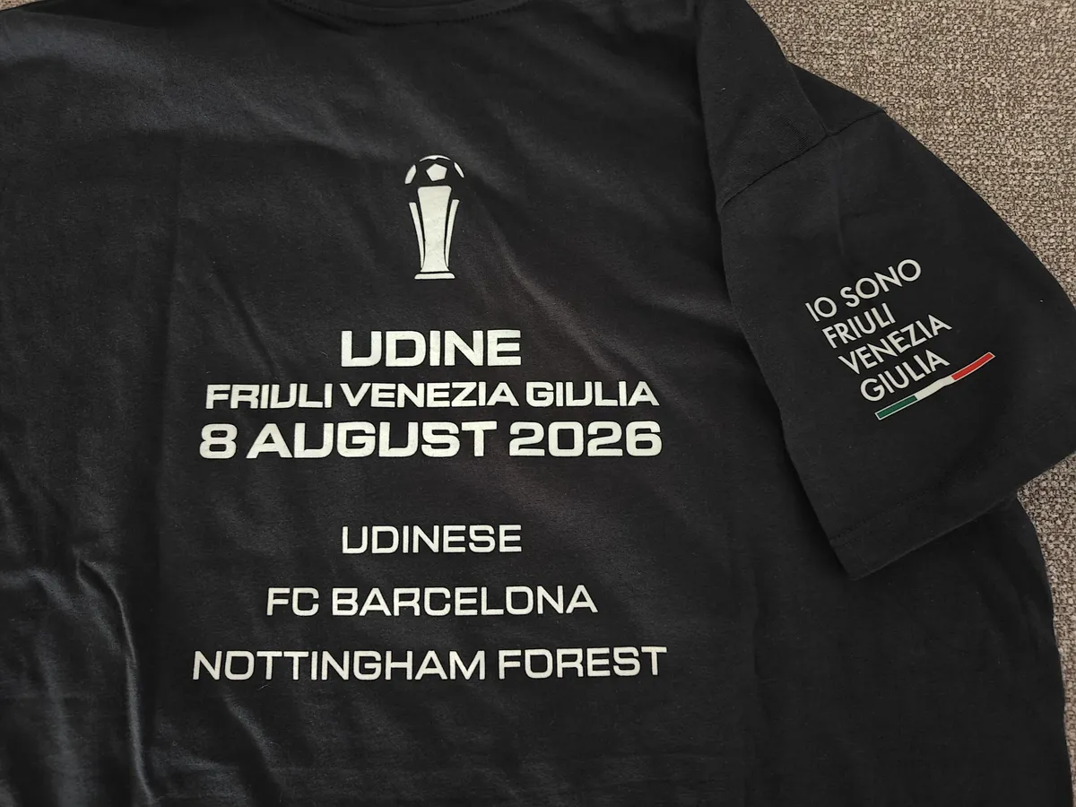 T-shirt ufficiale Friuli Venezia Giulia Cup 2026: blu e sostenibile