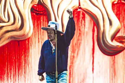 Recensione Zucchero celebra 25 anni di 'Baila' con un grande evento al San Siro