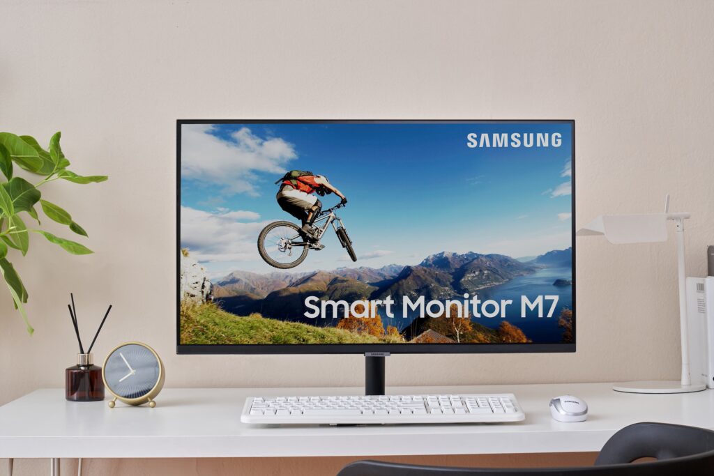 Foto in ufficio di Samsung M7