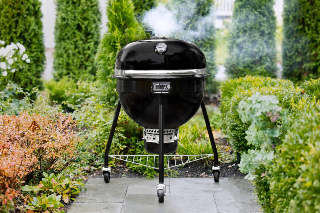 Weber Summit Kamado E6 all'opera