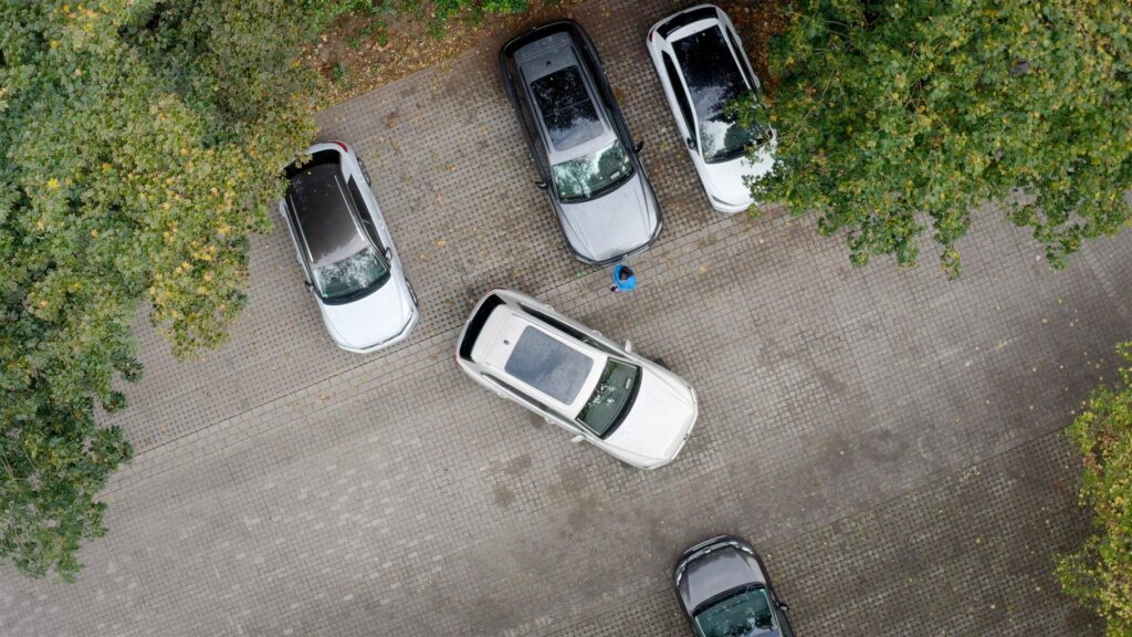 Parcheggio tramite Volkswagen Park Assist Professional Plus