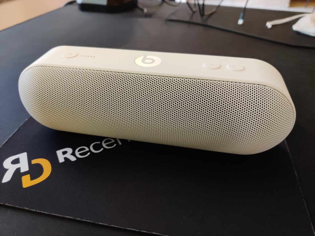 Beats Pill+ in riproduzione musicale