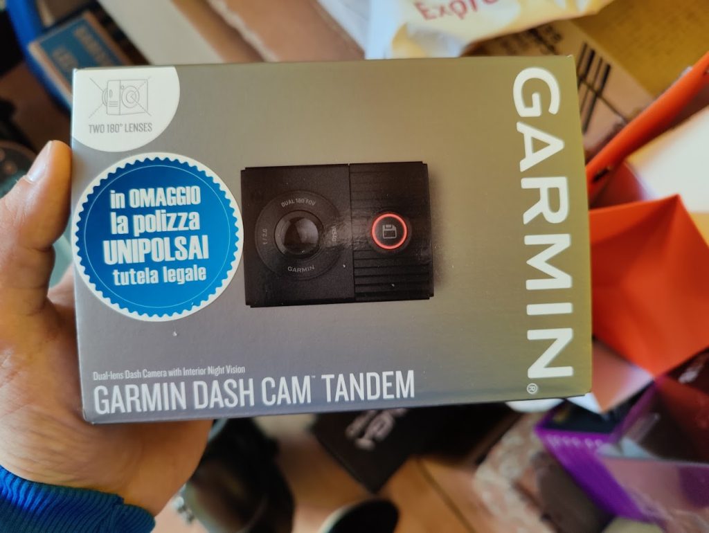 La confezione della dash cam