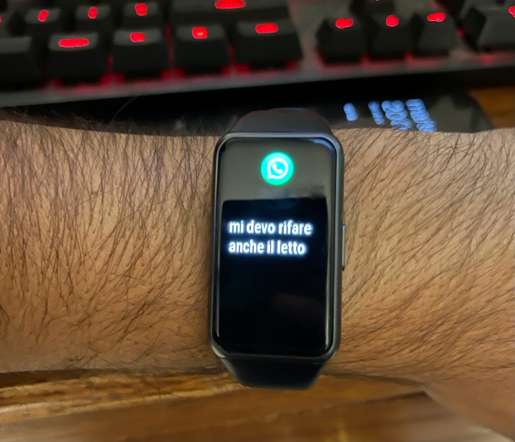 Una schermata della smartband