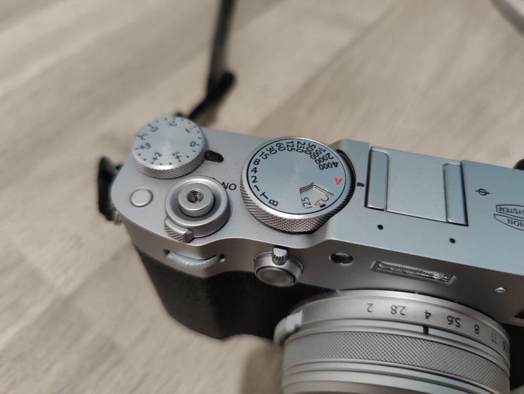 Il design delle ghiere di Fujifilm X100VI